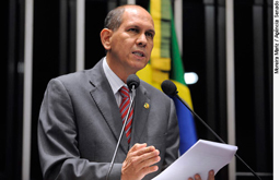 anibal_diniz_200312