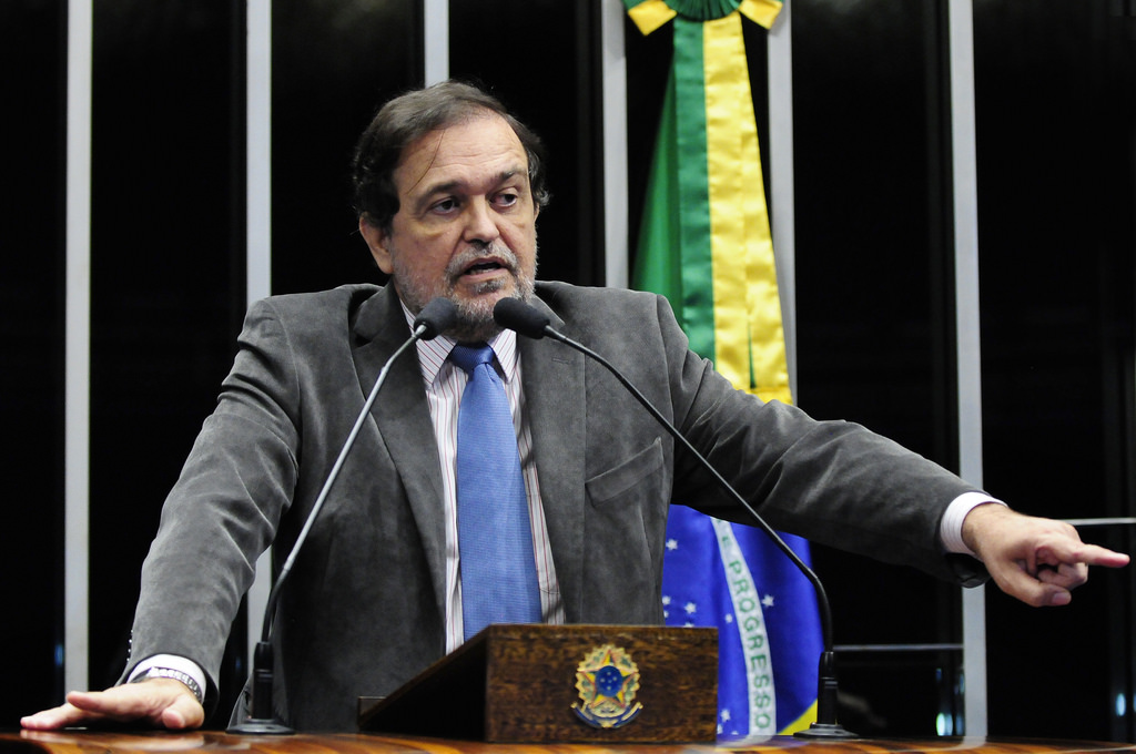 pinheiro3832 25609f2689 b