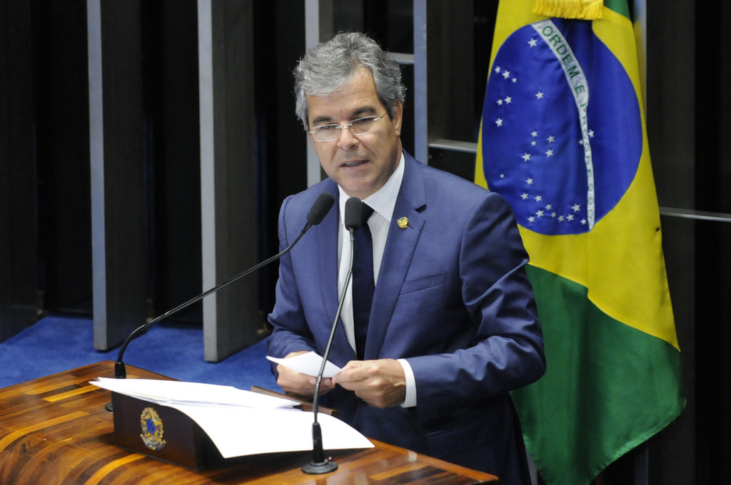 jorge03 f2399c4f00 b