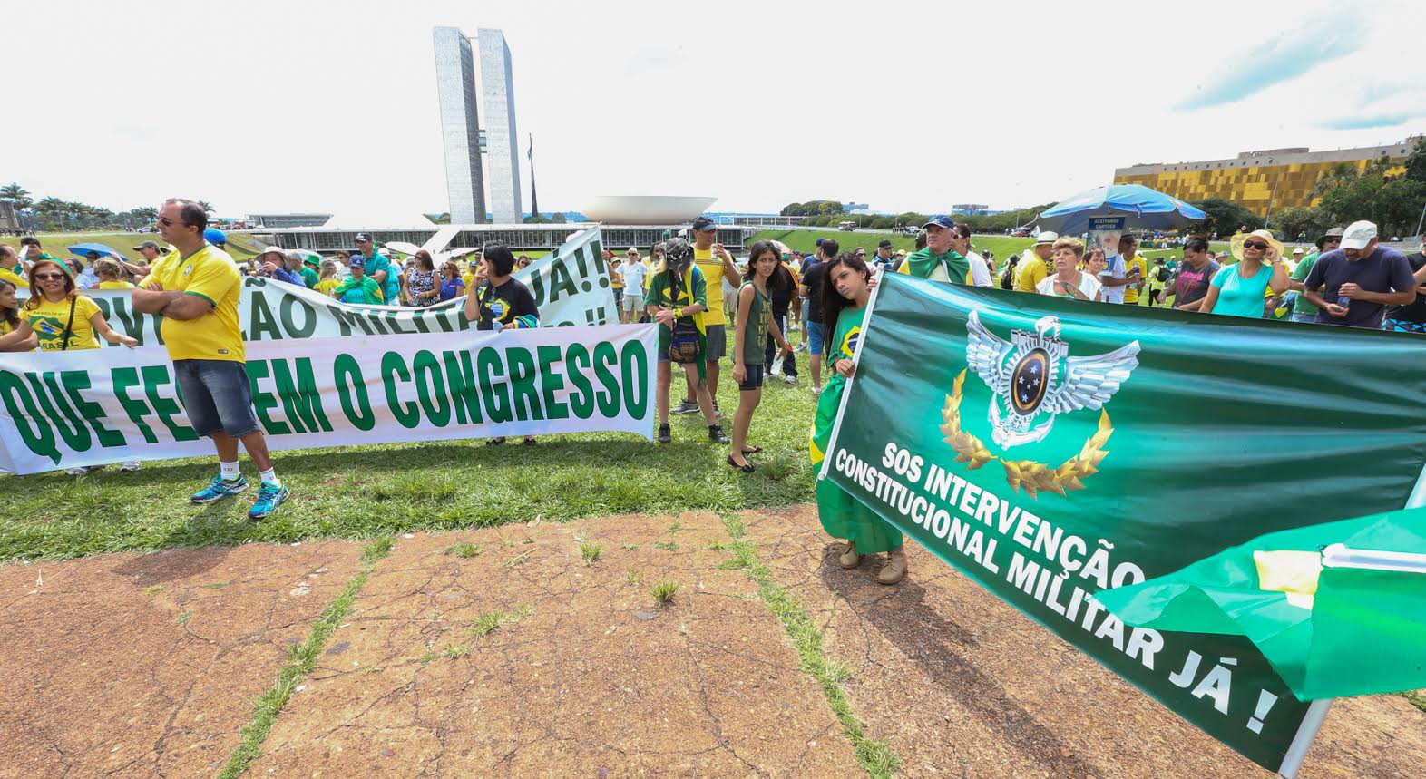 manifestacao pro golpe 1412