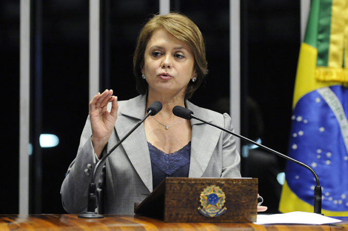 Ângela Portela plenário