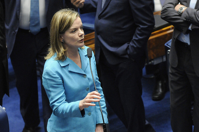 Gleisi Hoffmann em plenário