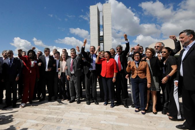 parlamentares manifestação