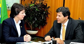 Ana Rita discute projeto de cotas com Haddad