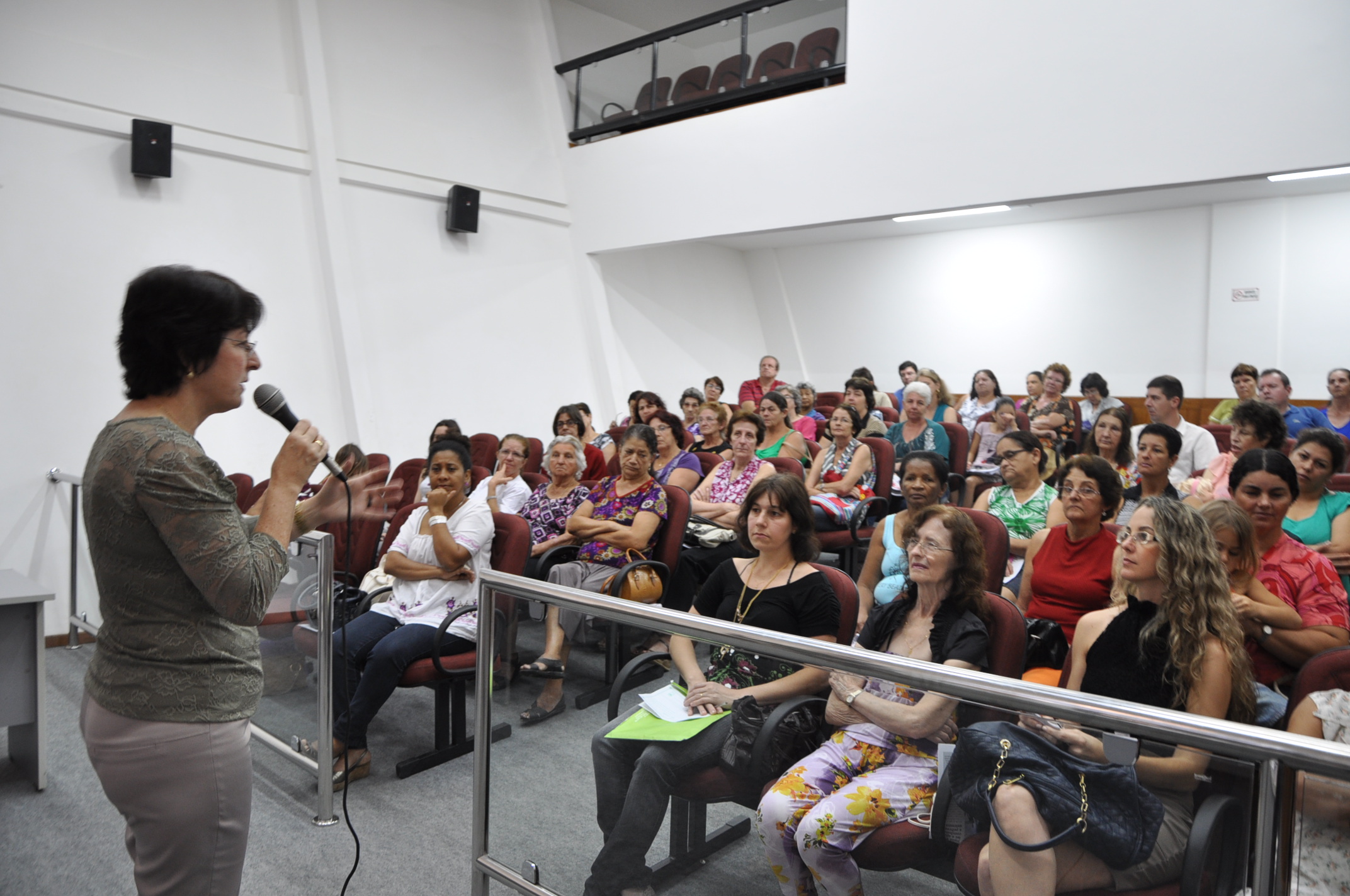 Ana Rita estimula participação da mulher do campo