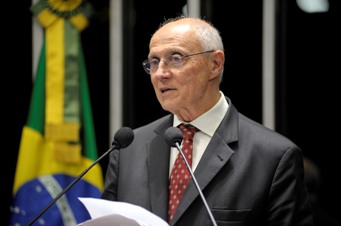 CNJ: Suplicy critica decisão de ministro Marco Aurélio