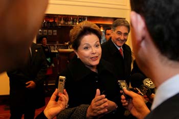 Dilma reitera preocupação com “política monetária expansionista”