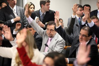 Eleitos presidente e relator, começa a CPI mista do Cachoeira