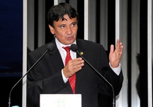 Wellington Dias defende medidas econômicas do Governo