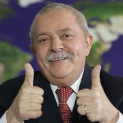 No Facebook, Lula comemora redução de desigualdade