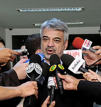Humberto diz que reunião da CPMI da Petrobras foi uma ducha de água fria na oposição