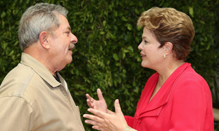 Em nota, Lula desmente jornal e reafirma apoio à presidente Dilma