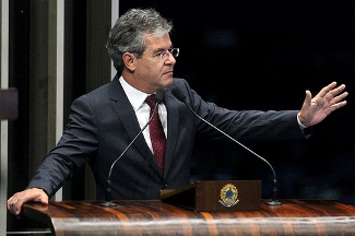 Jorge Viana quer “reforma política, já” – e com consulta pública