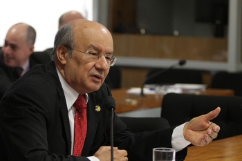 José Pimentel defende ações para o desenvolvimento do Nordeste