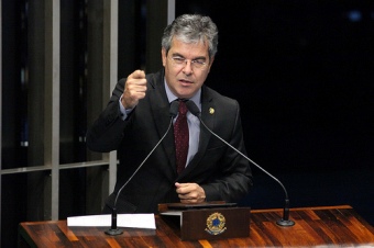 Viana propõe fim das doações de empresas a partidos e candidatos