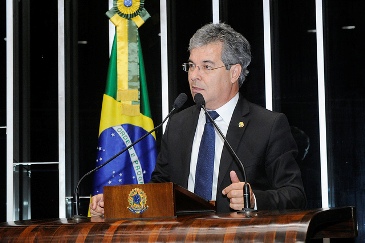 Jorge Viana critica “janela de troca de partidos”