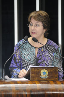 Presidente da CDH, Ana Rita defende programa Mais Médicos