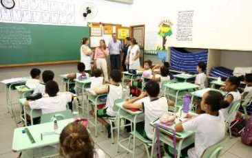 Nove em dez brasileiros apoiam tempo integral nas escolas