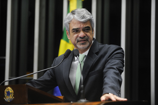 Humberto Costa destaca medidas do Governo contra a seca