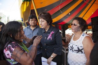 Ana Rita chama de retrocesso tentativas de retirar direitos dos índios