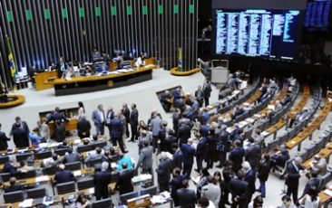 Plenário da Câmara aprova projeto da minirreforma eleitoral