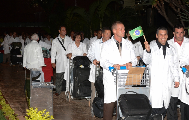 Médicos cubanos: objetivo é ajudar a melhorar saúde da população