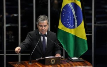 As eleições de 2014 serão de novo sinônimo de corrupção, diz Viana