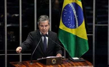 As eleições de 2014 serão de novo sinônimo de corrupção, diz Viana