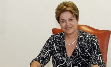 Ibope: Dilma mantém liderança e venceria em primeiro turno