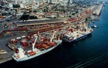Balança comercial registra segunda maior exportação em outubro