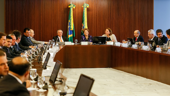 Dilma e base aliada anunciam apoio ao Pacto pela Responsabilidade Fiscal