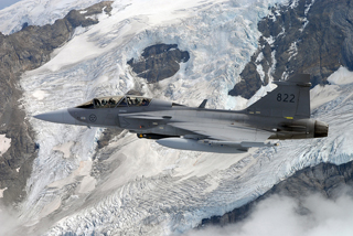 Dilma faz gol de placa ao escolher caça Gripen-NG da sueca Saab