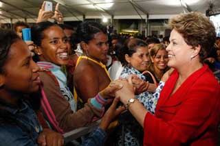 Dilma entrega mais 1.224 casas na Bahia