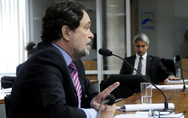 Pinheiro defende votação do marco civil da internet até dia 23