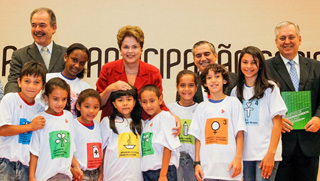 Dilma: “Celebrar diálogo e participação social é celebrar a democracia”