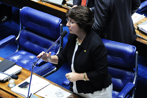 Ana Rita condena investida tucana de distorcer Bolsa Família