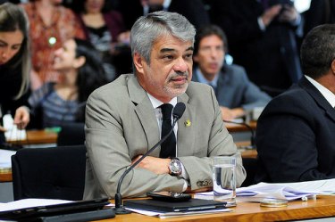 Texto do PSDB que libera venda de anfetaminas passa por comissão