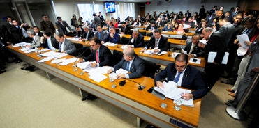 CPMI aprova quebras de sigilo de Yousseff e Paulo Roberto da Costa