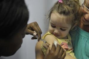 SUS passa a oferecer vacina contra hepatite A para crianças