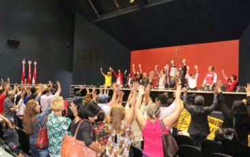 Assembleia do Amazonas lotada contra a terceirização