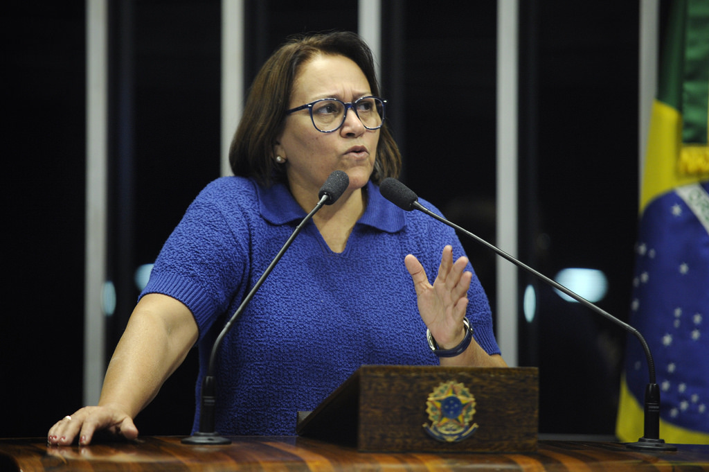 Fátima critica baixo nível de debate político que se aproxima do “golpismo”