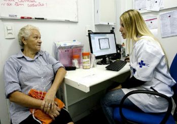 Programa Mais Médicos já levou 2,7 milhões de pacientes ao Farmácia Popular