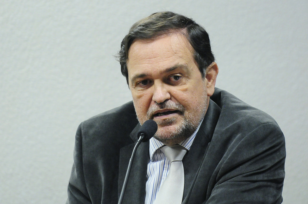 Pinheiro defende diálogo do Executivo com governadores para resolver a crise