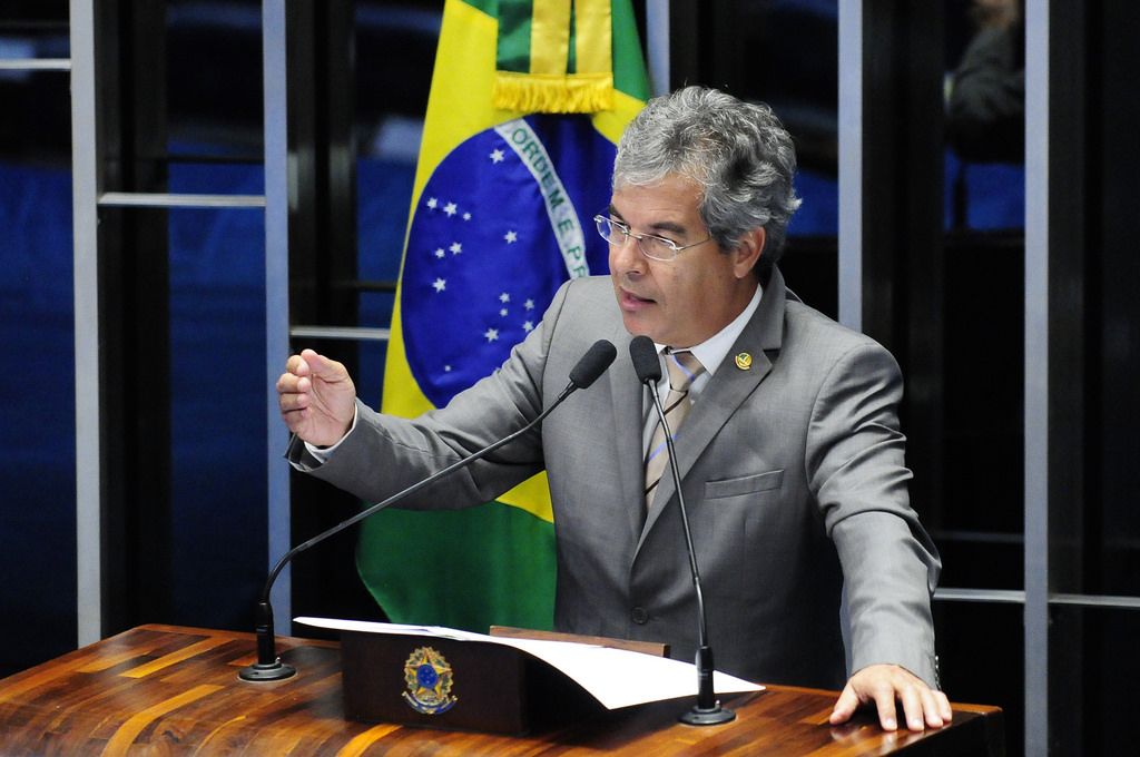 Viana: reforma política e Agenda Brasil são prioritárias para enfrentar crise