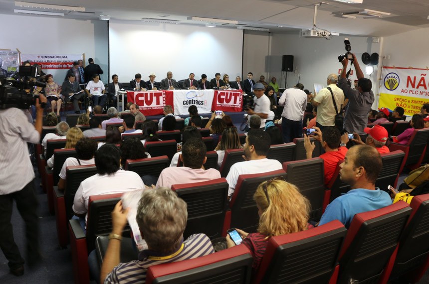 Paulo Paim preside audiência pública para debater terceirização no Maranhão
