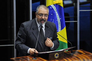 Paulo Paim diz que a dívida do Rio Grande do Sul é impagável e pede solução