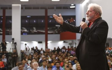 Ex-Pr Lula Memorial da Democracia 24