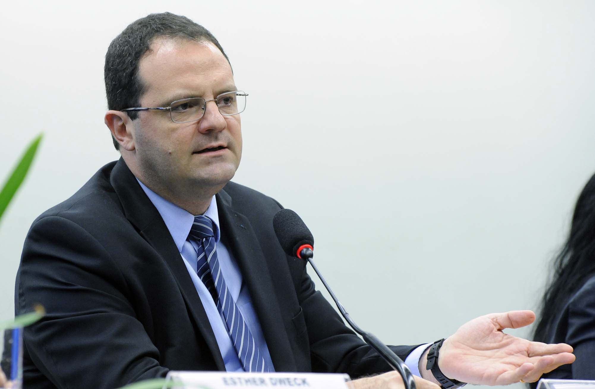 “A política fiscal é a base do ajuste e a âncora da estabilidade”, afirma Nelson Barbosa