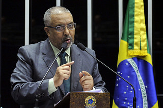 Paulo Paim volta a cobrar apreciação de vetos pelo Congresso Nacional