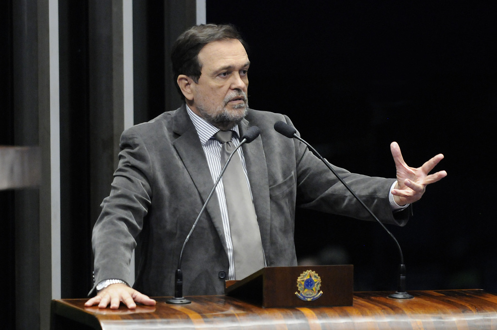 Pinheiro defende estruturação do Estado para melhorar serviços à população